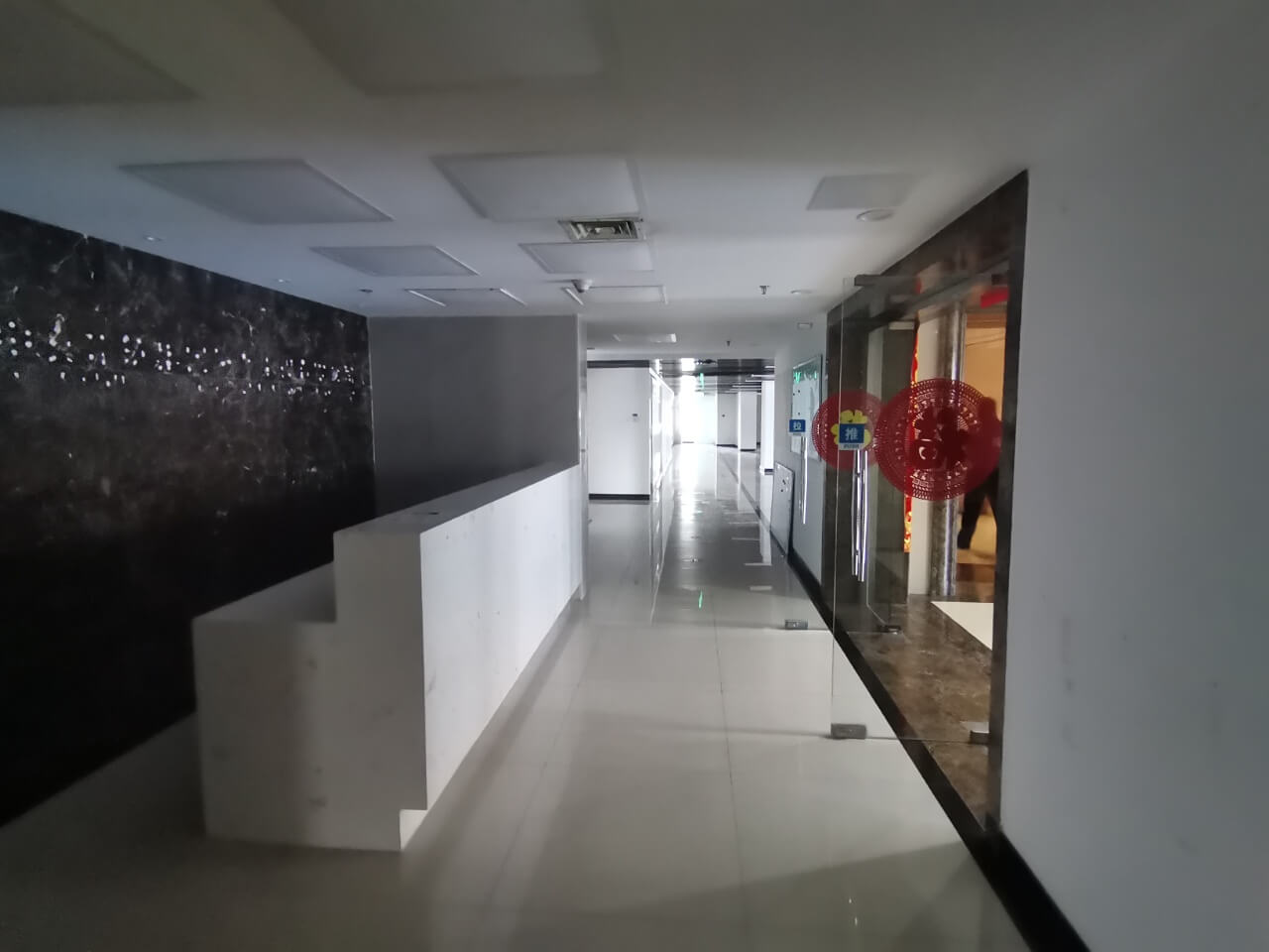 宝能中心    1200平米办公室  3-3.5元